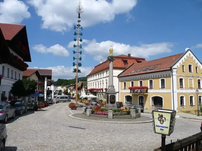 Lam, Ausschnitt